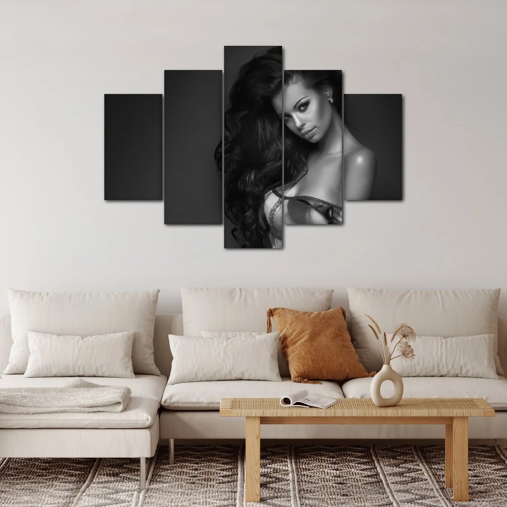 Obraz - Čiernobiely portrét zvodnej ženy (150x105 cm)