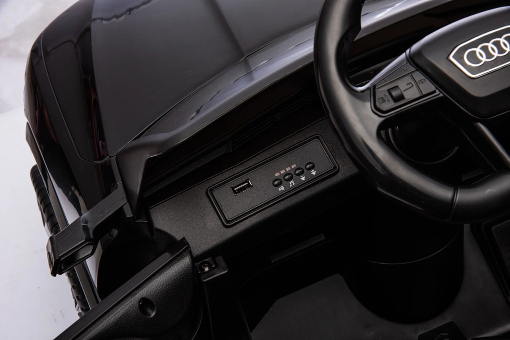 Elektrické autíčko Audi RS Q8 čierne