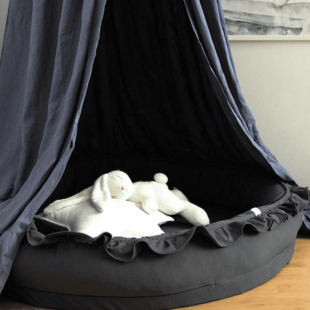 Hniezdo pre deti s volánom grafitová