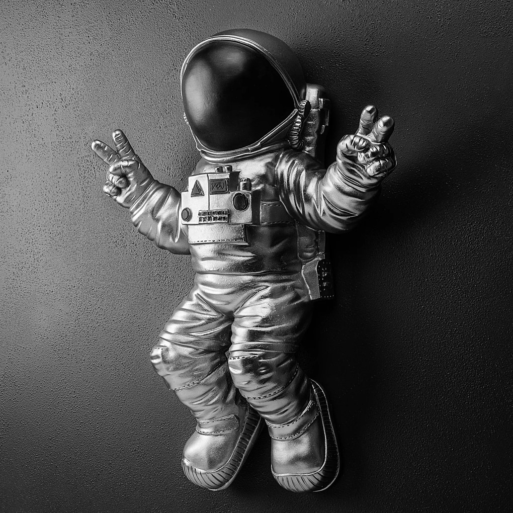 Nástěnná dekorace Astronaut stříbrná/černá