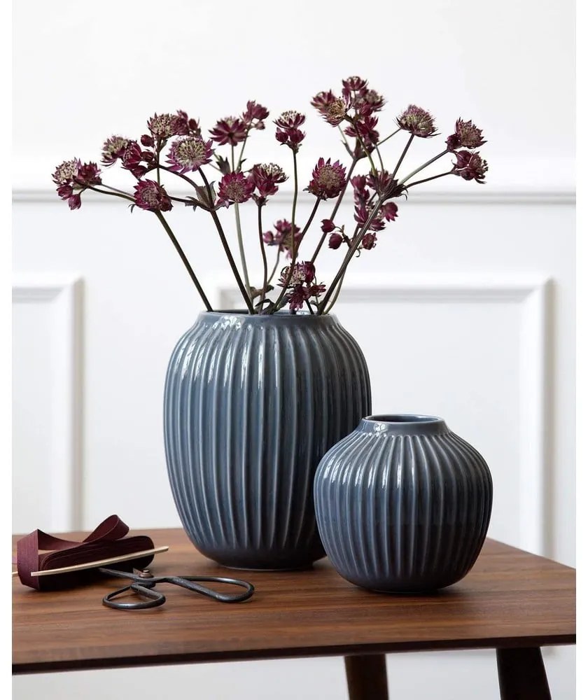 Antracitová kameninová váza Kähler Design Hammershoi, výška 12,5 cm