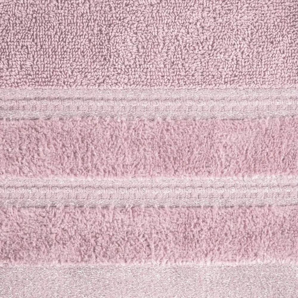 Osuška GLORY v jemnej ružovej farbe, s velúrovým okrajom a lesklou niťou Šírka: 70 cm | Dĺžka: 140 cm