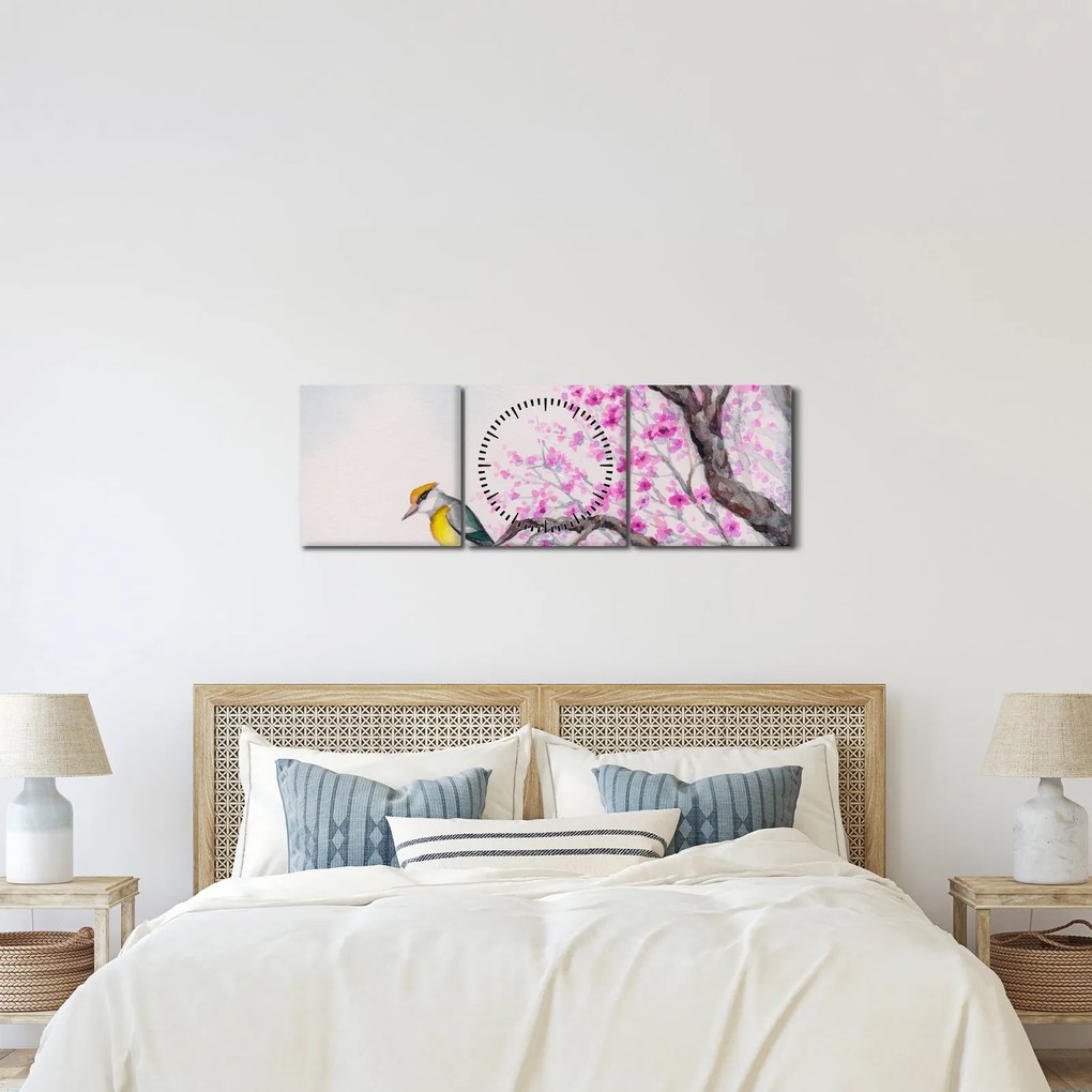 Obraz - Vtáčik na strome s ružovými kvetmi (s hodinami) (90x30 cm)