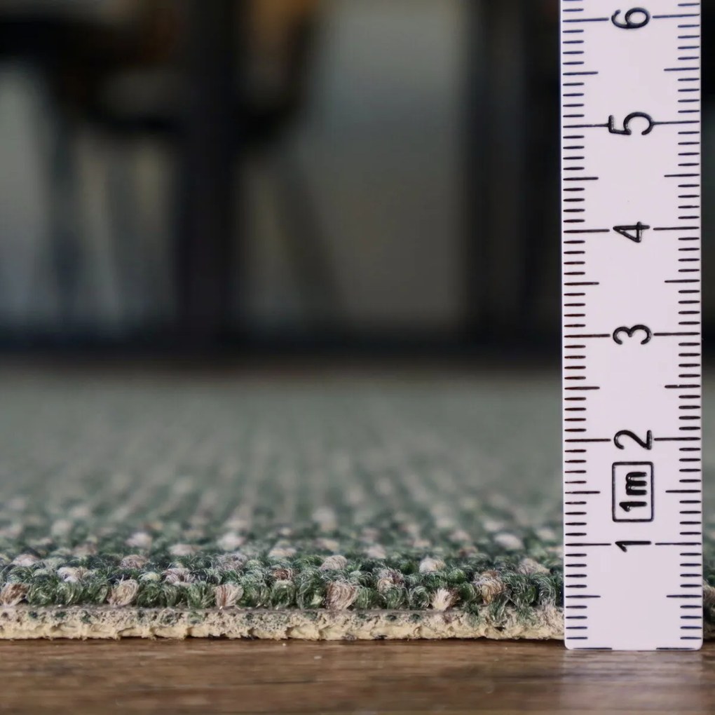 Timzo, Metrážny koberec Rubin 2146 green, na mieru, šíře 4m, zelená, ab (mriežka), chodba / predsieň