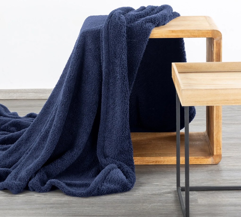 DEKA Z MIKROFLANELU LORI 200X220 CM TMAVOMODRÁ