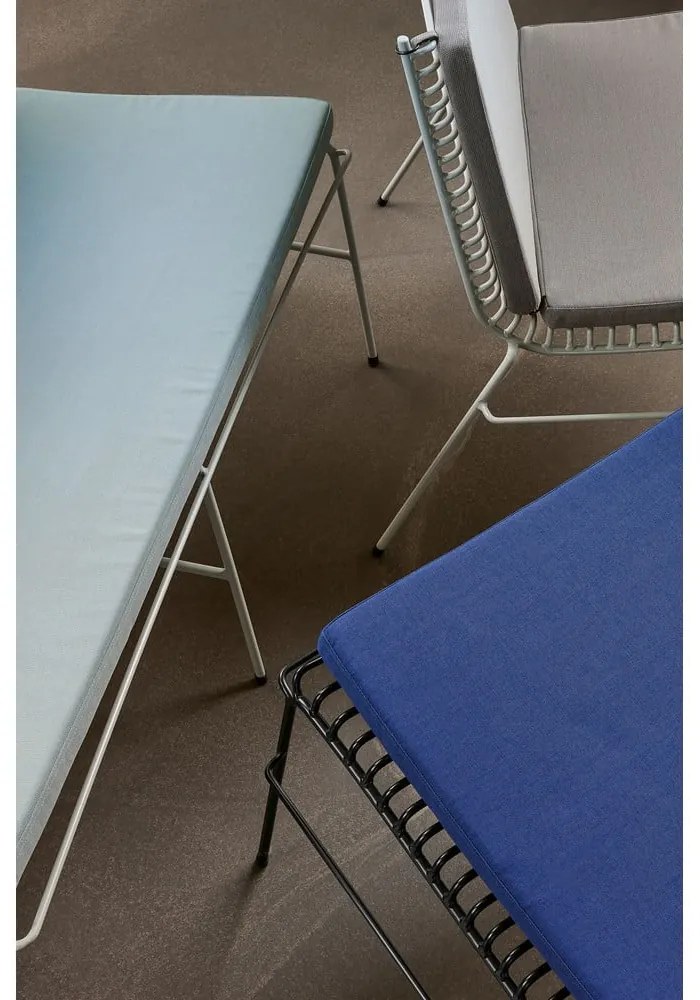 Biele kovové záhradné kreslo String – Hübsch