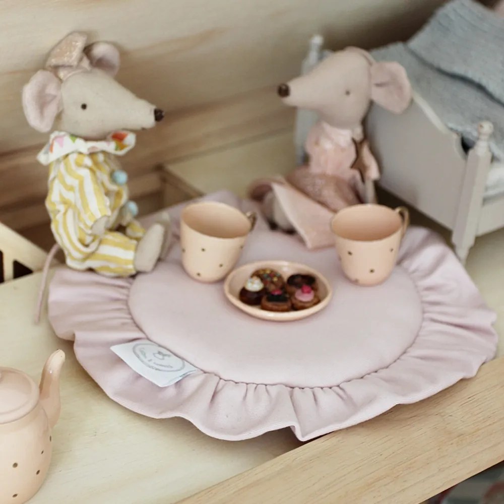 Cotton &amp; Sweets Mini volánová podložka na hranie púdrovo ružová 20cm