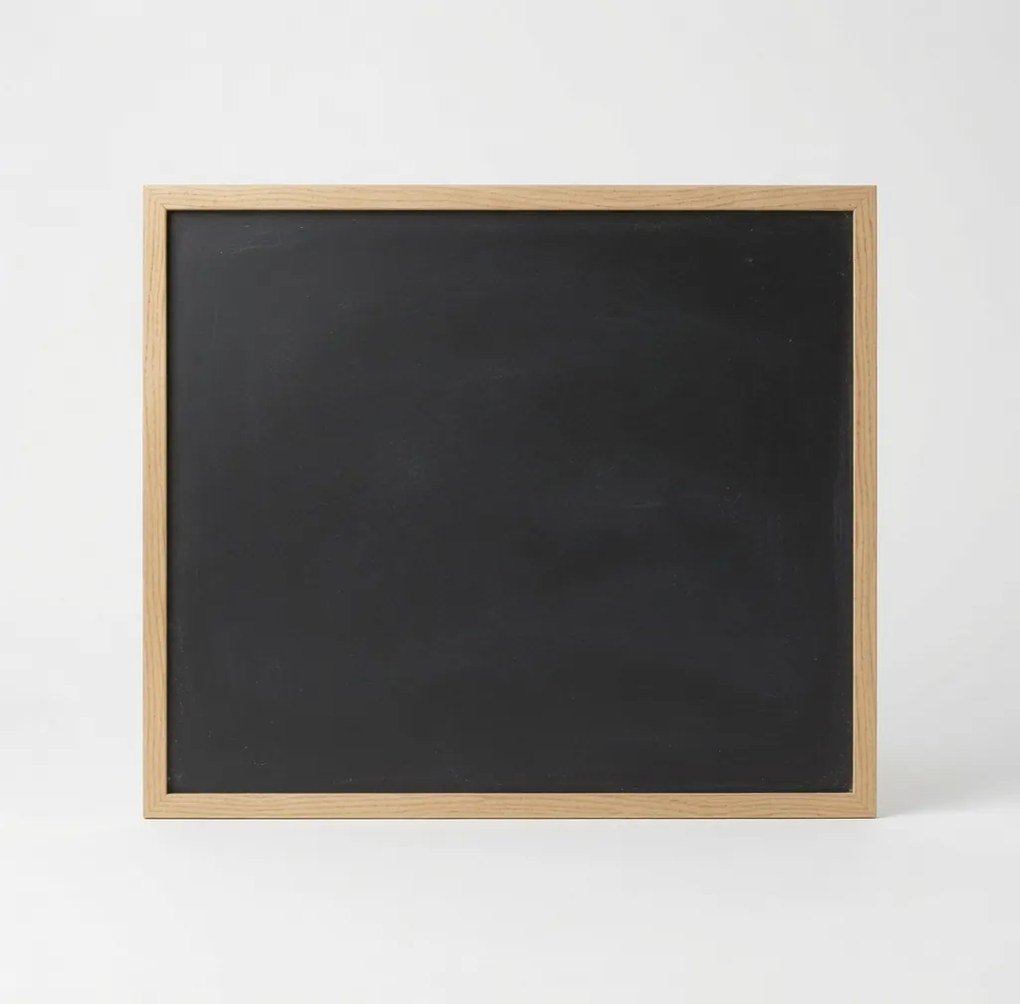 Toptabule.sk  Čierna kriedová tabuľa v prírodnom drevenom ráme CLASSIC 40x30 cm