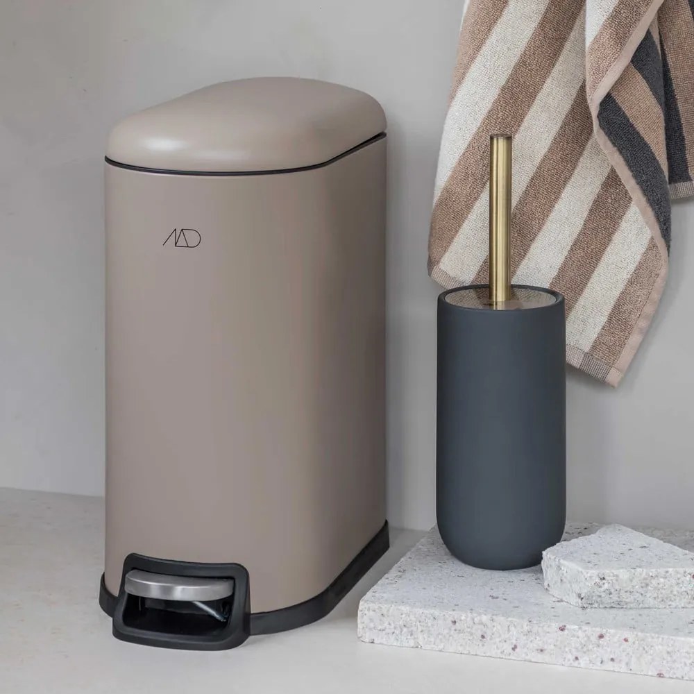 Antracitovosivá keramická WC kefa Lotus – Mette Ditmer Denmark