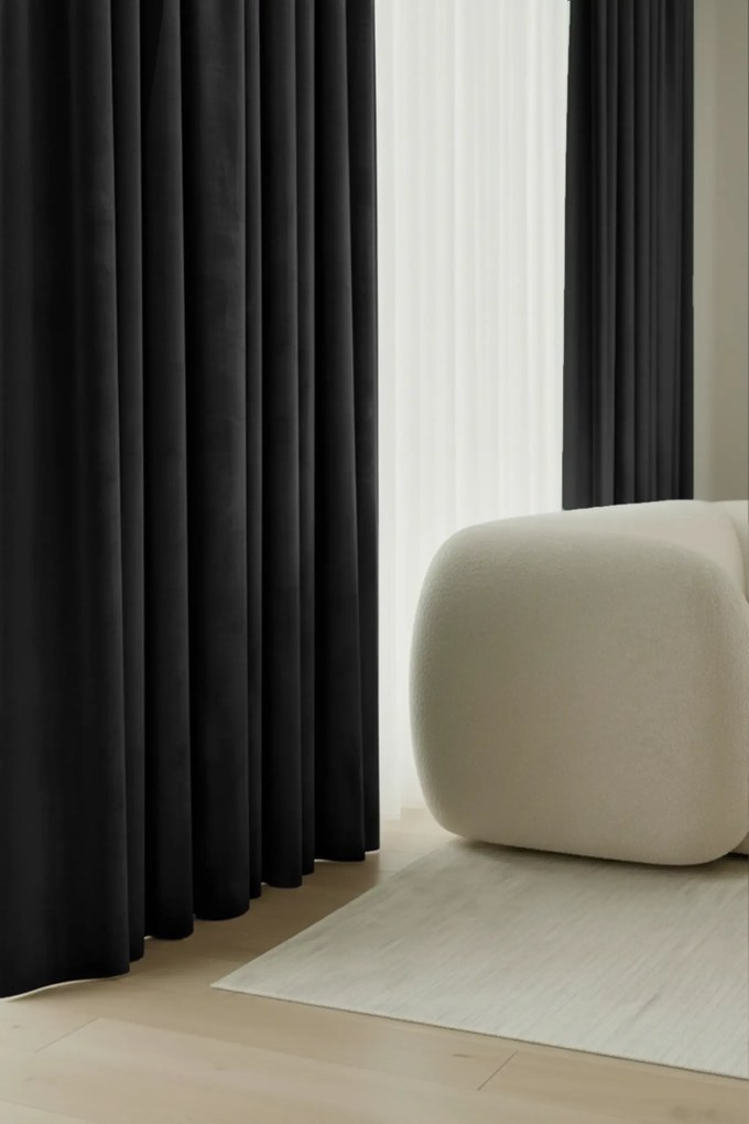 Velúrový záves SOFT VELVET čierny na riasiacu pásku Rozmer: 140x270 cm