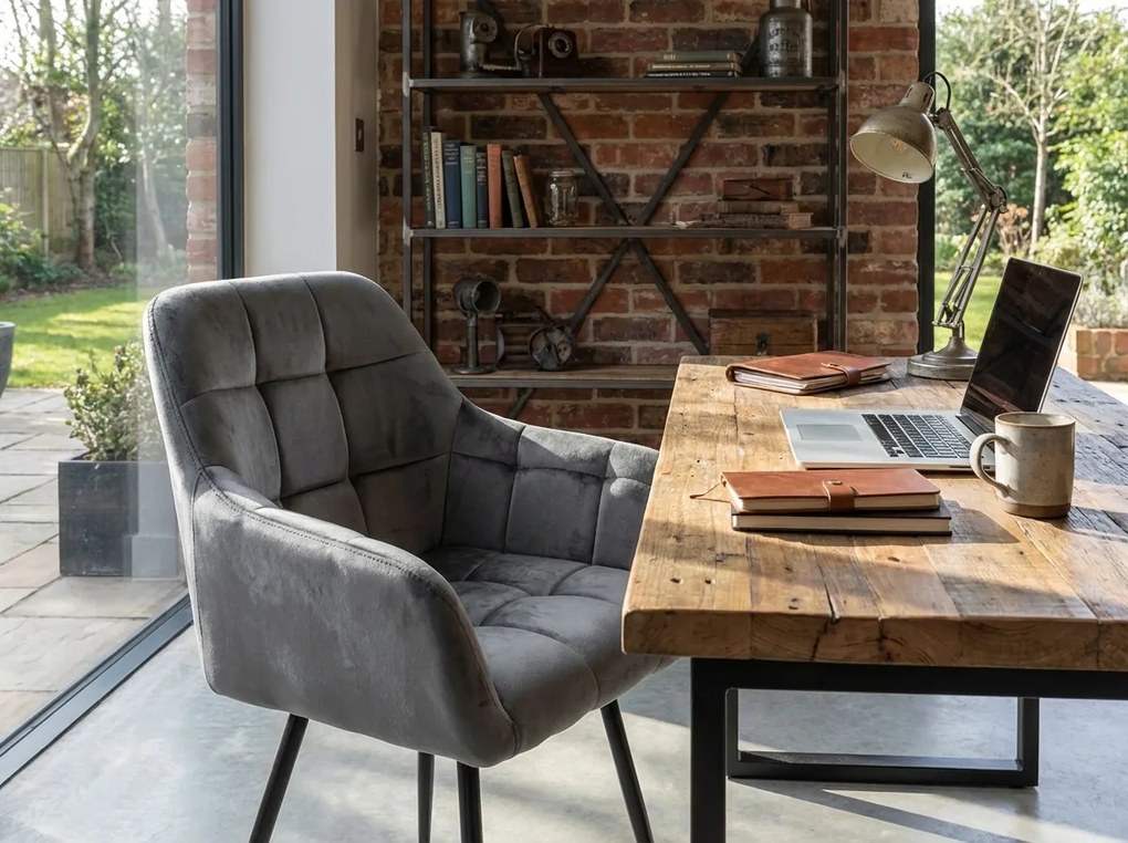 Sivé jedálenské kreslo MARLEN VELVET s čiernymi nohami