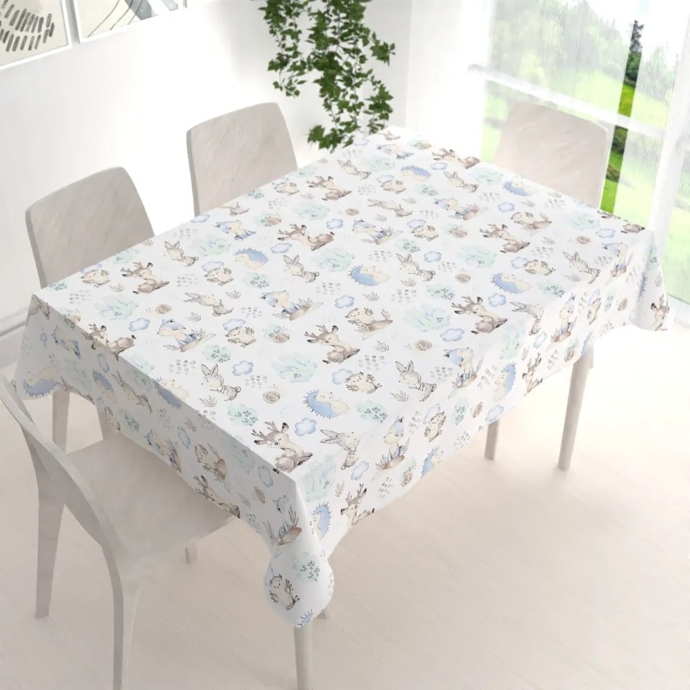 Biante Detský bavlnený obdĺžnikový obrus Sandra SA-478 Lesné zvieratká v čučoriedkach na bielom 120x140 cm
