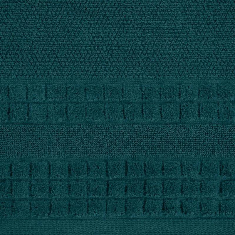 Tyrkysový uterák CUBA so zvýrazneným károvaným okrajom Rozmer: 70 x 140 cm