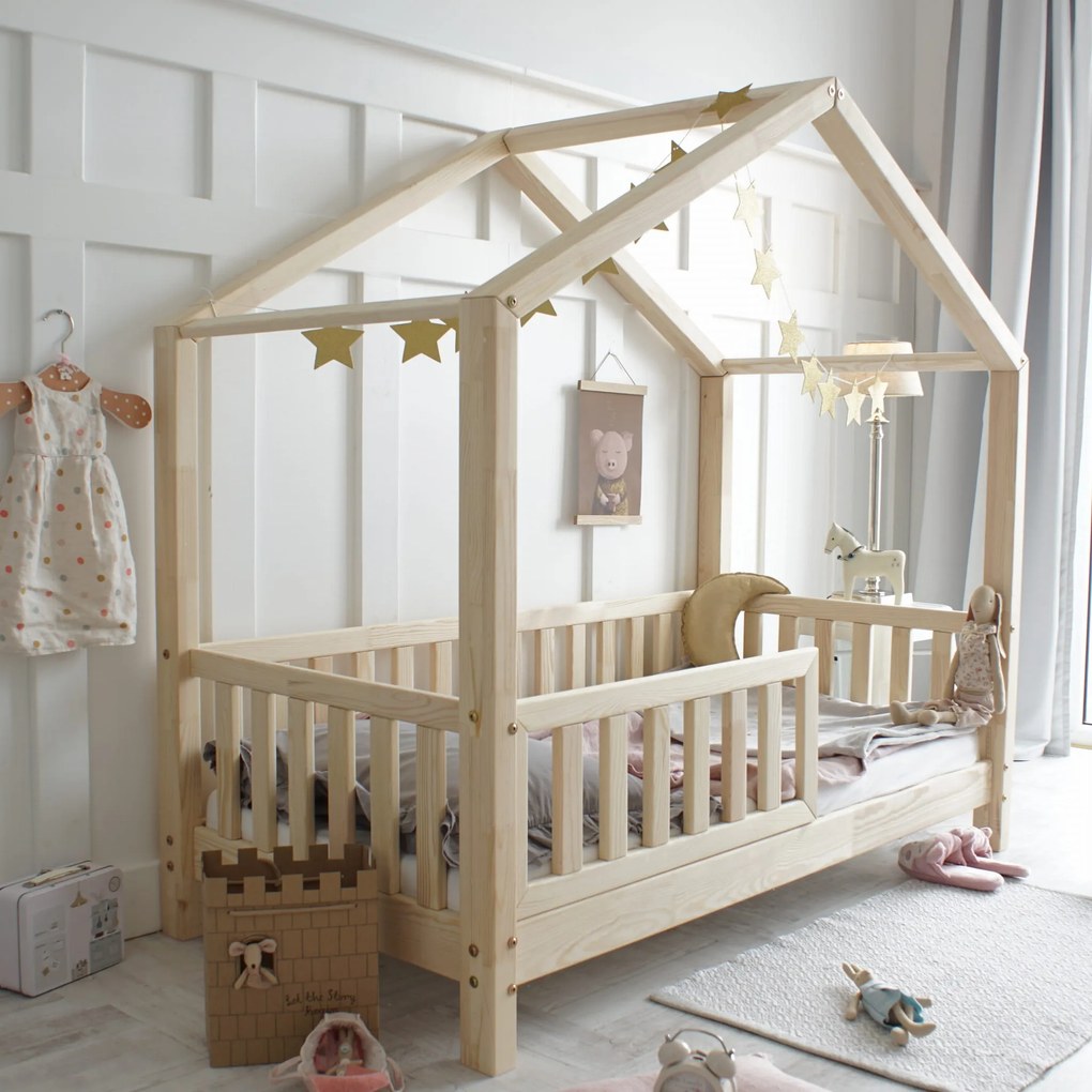 Domčeková posteľ Housebed 90 x 200 cm - prírodná borovica