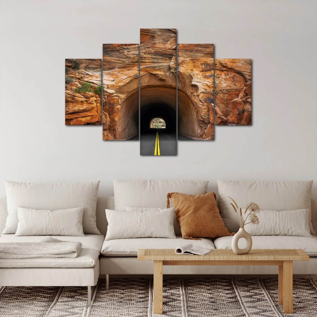 Obraz - tunel v skale (150x105 cm)
