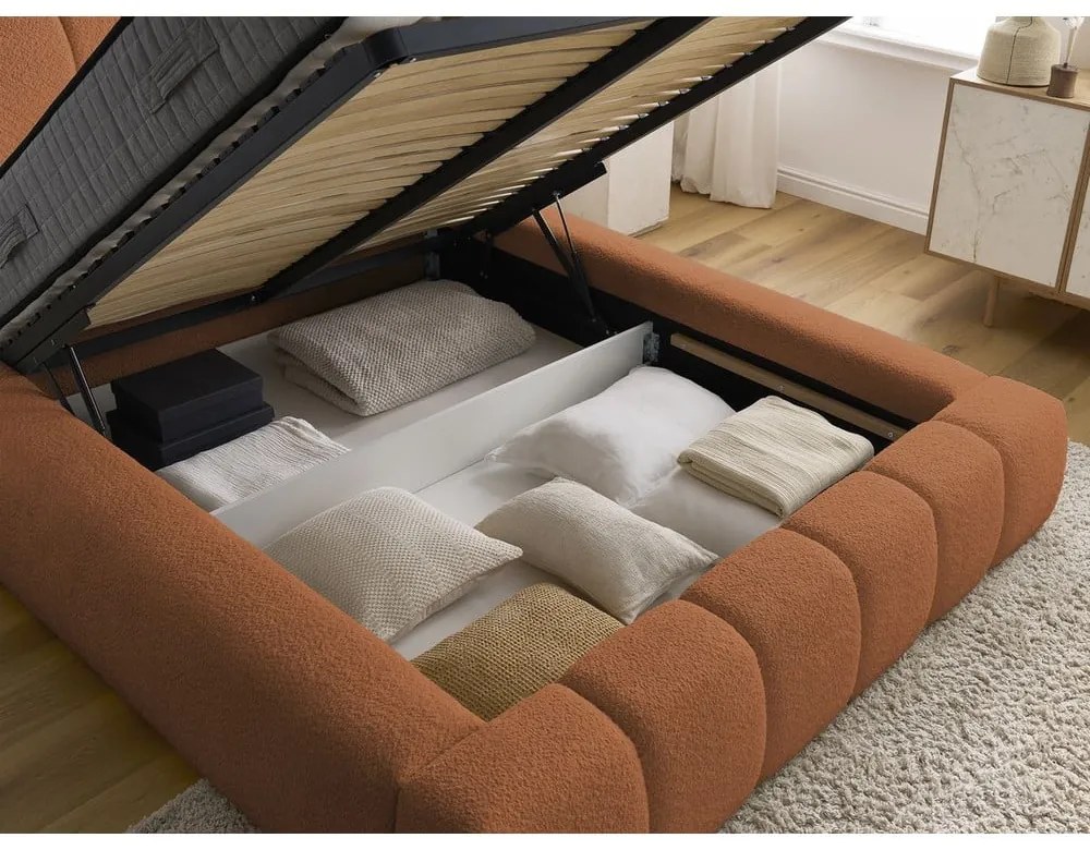 Oranžová čalúnená dvojlôžková posteľ s úložným priestorom s roštom 140x190 cm Denali – Bobochic Paris