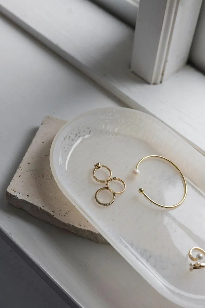 Sklenená dekoratívna tácka 14x25,5 cm Opal – Mette Ditmer Denmark