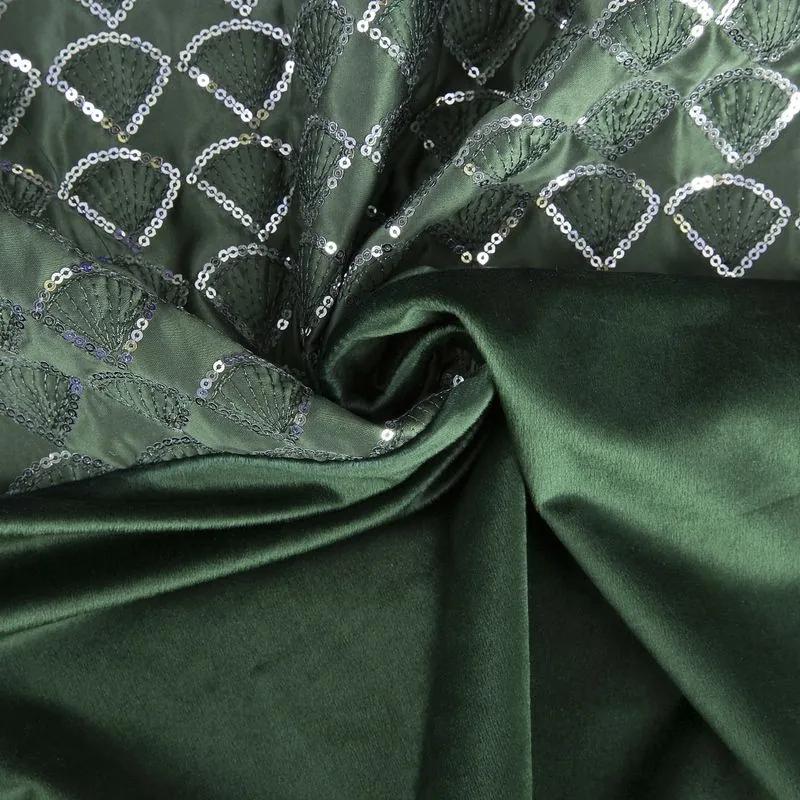 Dekorstudio Dekoračný zamatový záves MARGOT v zelenej farbe 140x250cm