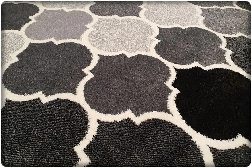 Dekorstudio Moderný koberec SUMATRA - Čierny marocký vzor Rozmer koberca: 140x190cm