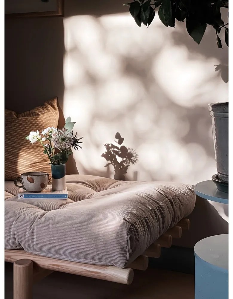 Posteľ v horčicovohnedej farbe Next – Karup Design