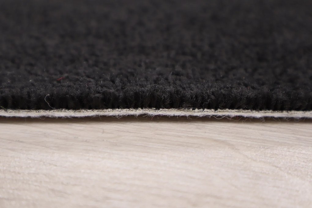 Koberec metráž Eton čierny 78 - neúčtujeme odrezky z role, na mieru, šíře 1,33m,1m,2m,3m,4m,na mieru, neúčtujeme odrezky, čierna, filc, kuchyňa, Vopi