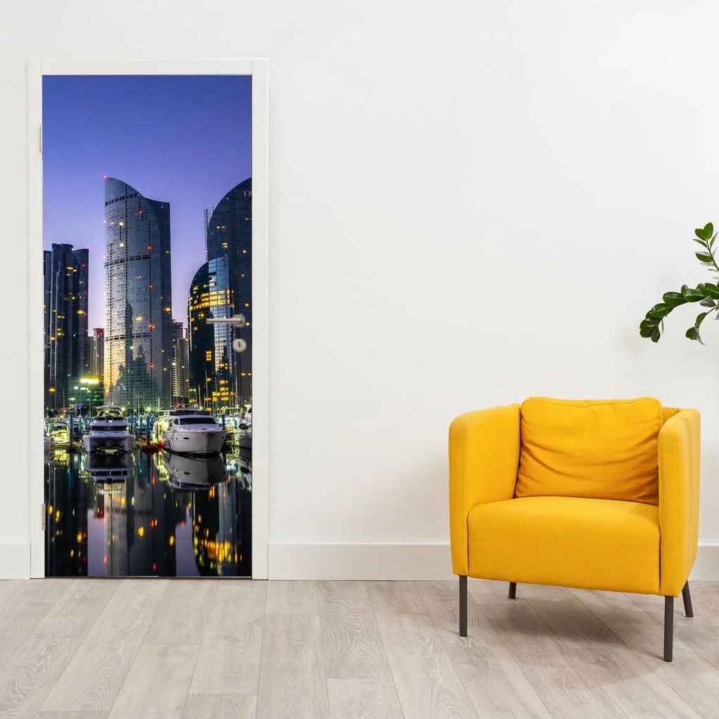 Fototapeta na dvere - Jachty a Mrakodrapy (95x205cm)