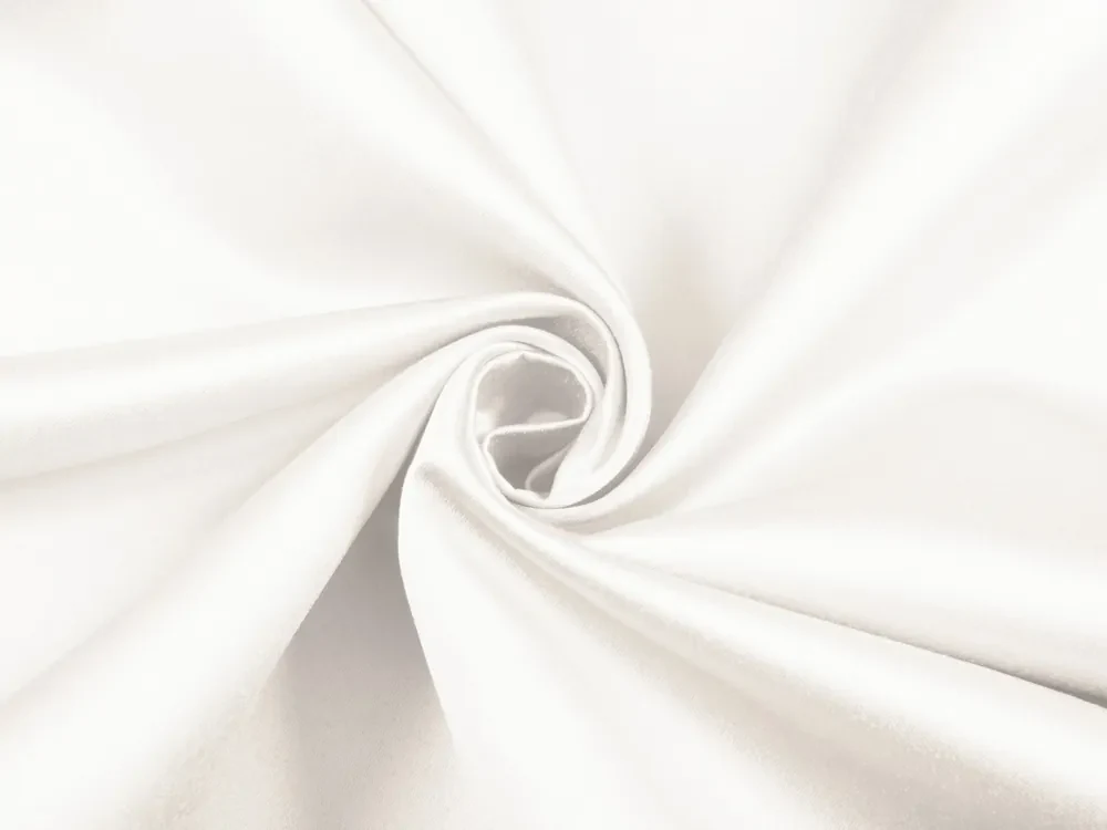 Biante Saténový záves LUX-L052 Smotanovo biely 140x230 cm