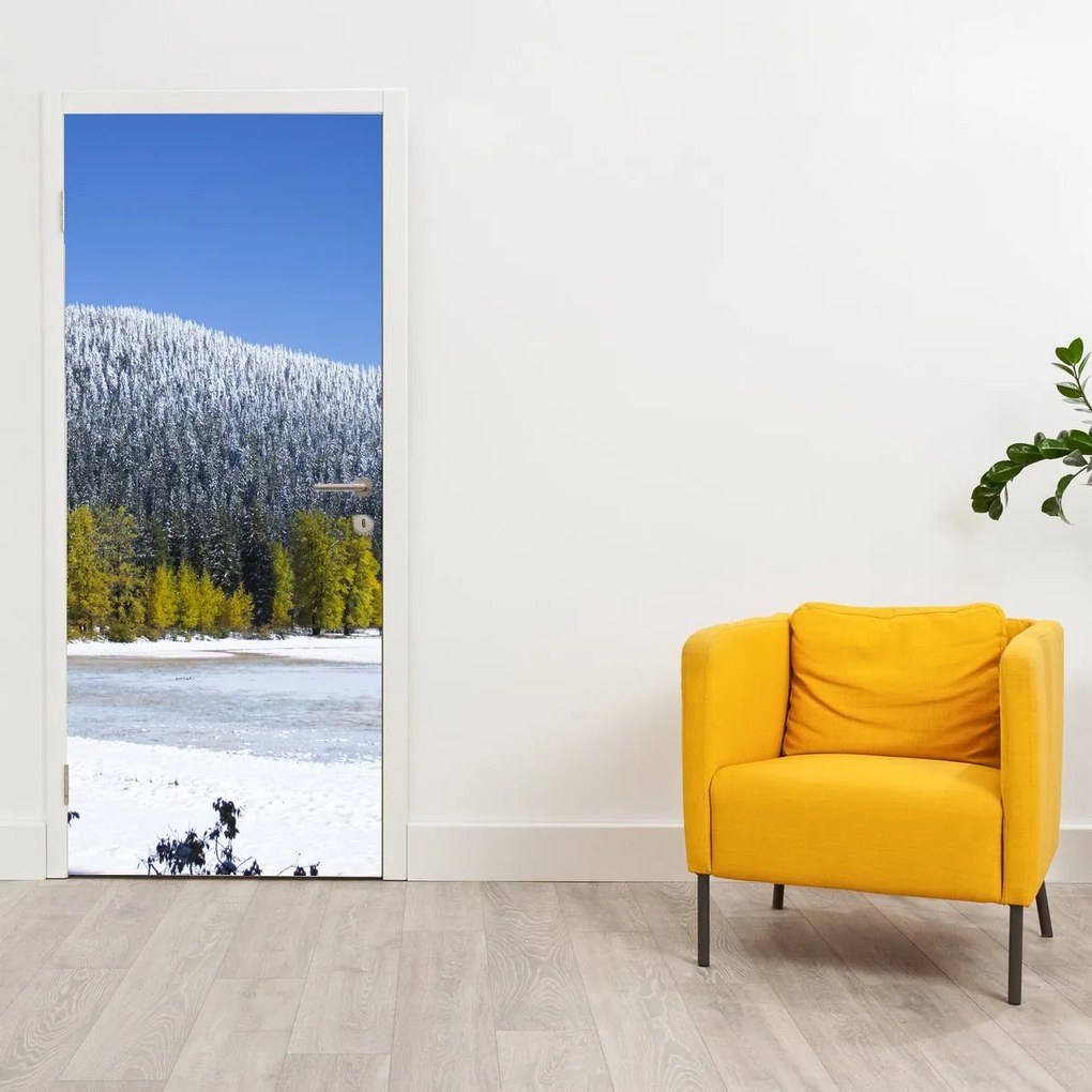 Fototapeta na dvere - Zasnežené hory v zime (95x205cm)