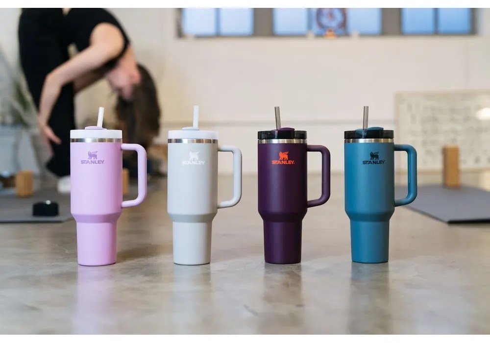 Tmavofialová termoska so slamkou z nehrdzavejúcej ocele 1,18 l Quencher H2.0 FlowState Tumbler Plum – Stanley