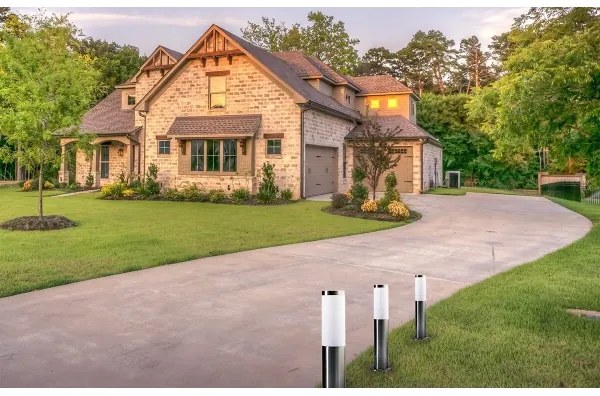 Vonkajšia lampa LIVIA 1xE27/20W/230V IP44