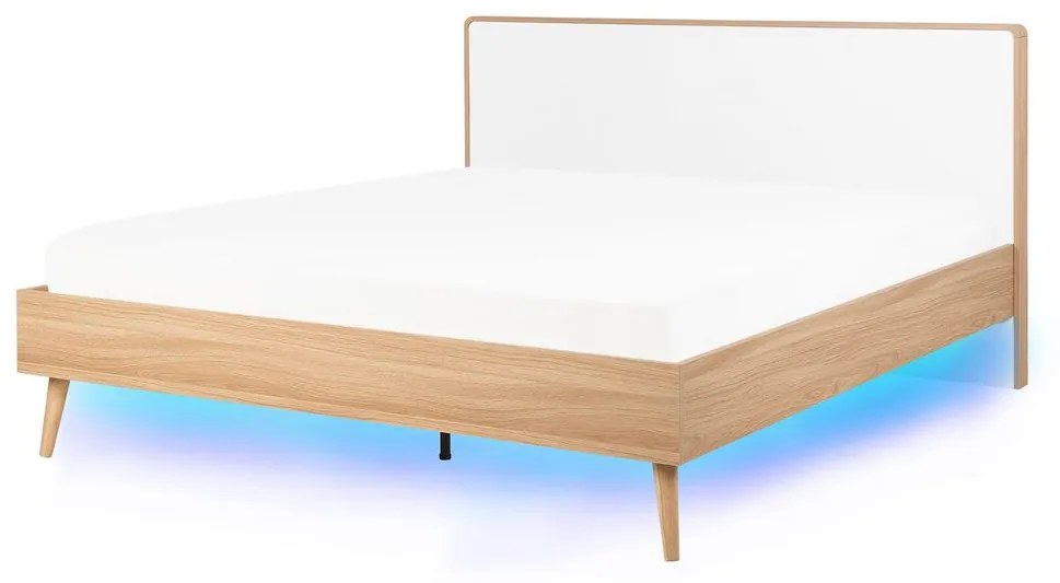 Drevená posteľ bledohnedá 140 x 200 cm SERRIS Beliani