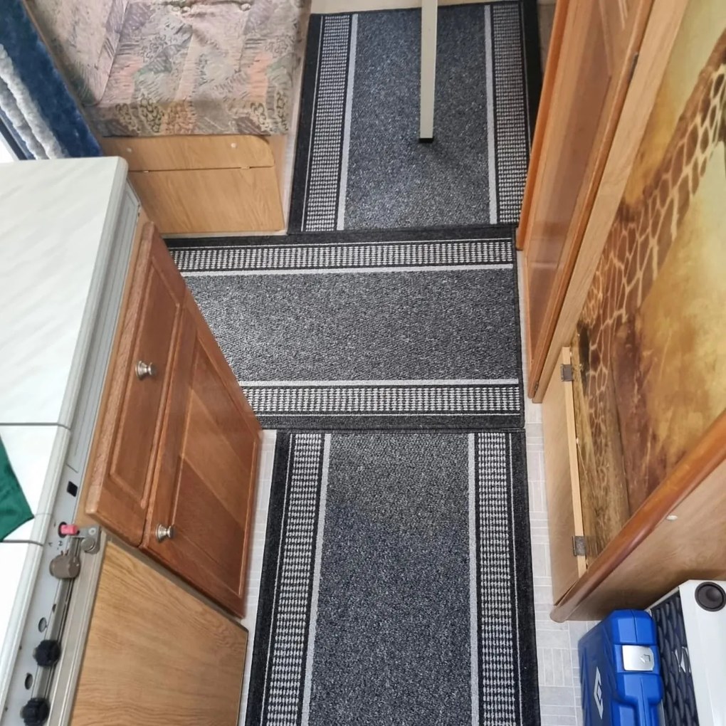 Condor Carpets, Koberec behúň na mieru Promenade 8727 antra, šíre 67 cm, šedá, chodba / predsieň