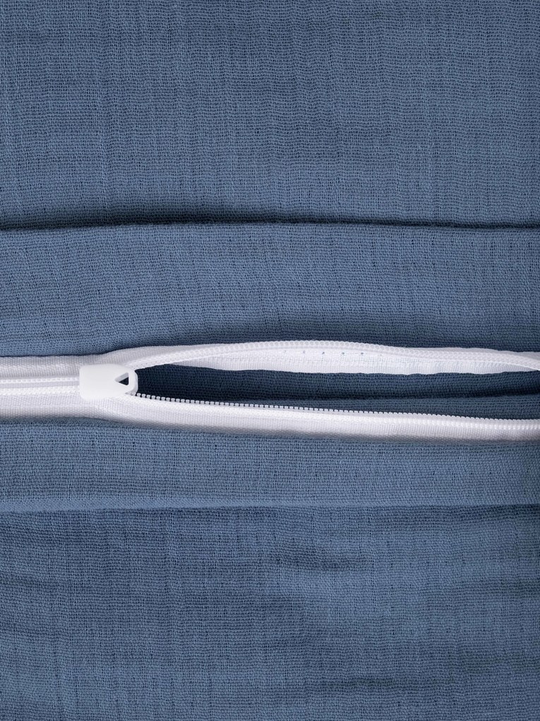 Mušelínová obliečka na vankúš 50 × 70 cm – Alexia námornícka modrá