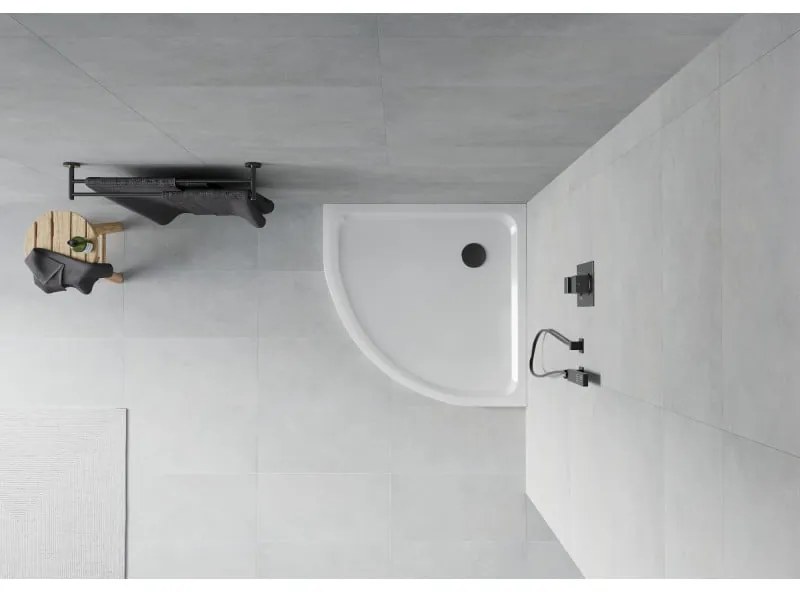 Mexen Flat, štvrťkruhová akrylátová sprchová vanička 100x100x5 cm SLIM, biela, čierny sifón, 41101010B