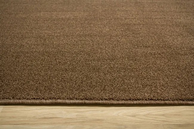 Metrážny koberec Zaragoza 93 hnedý / béžový