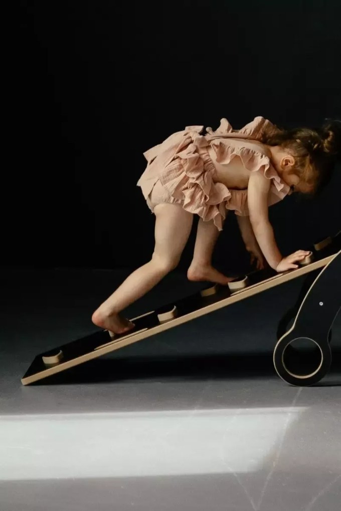 Šmykľavka - lezecká stena čierna veľká