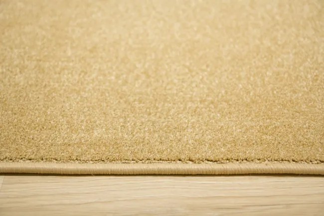 Metrážny koberec FOREST 50 medový