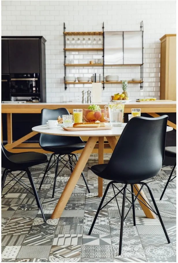 Sada 2 čiernych stoličiek s čiernou podnožou z kovu loomi.design Eco