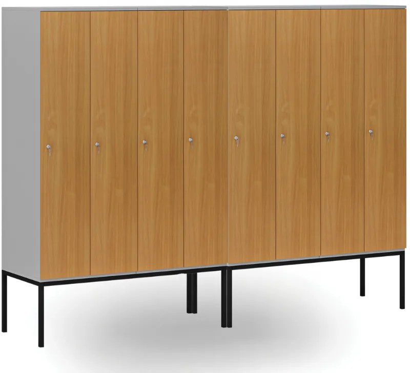 Drevená šatníková skrinka S4 s podnožou, 4 oddiely, 1871 x 1200 x 500 mm, demont, cylindrický zámok, sivá/oranžová