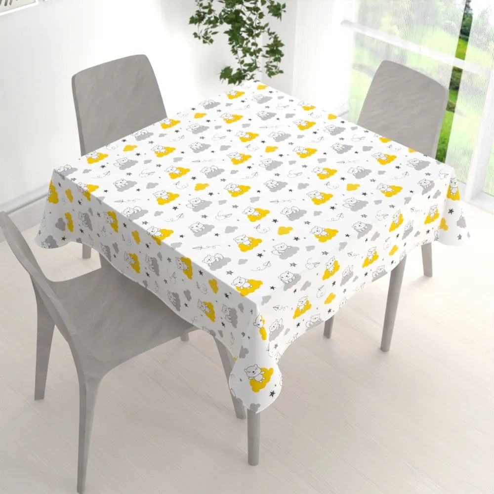 Biante Detský bavlnený štvorcový obrus Sandra SA-725 Medvedíky na žlto-sivých obláčikoch na bielom 60x60 cm