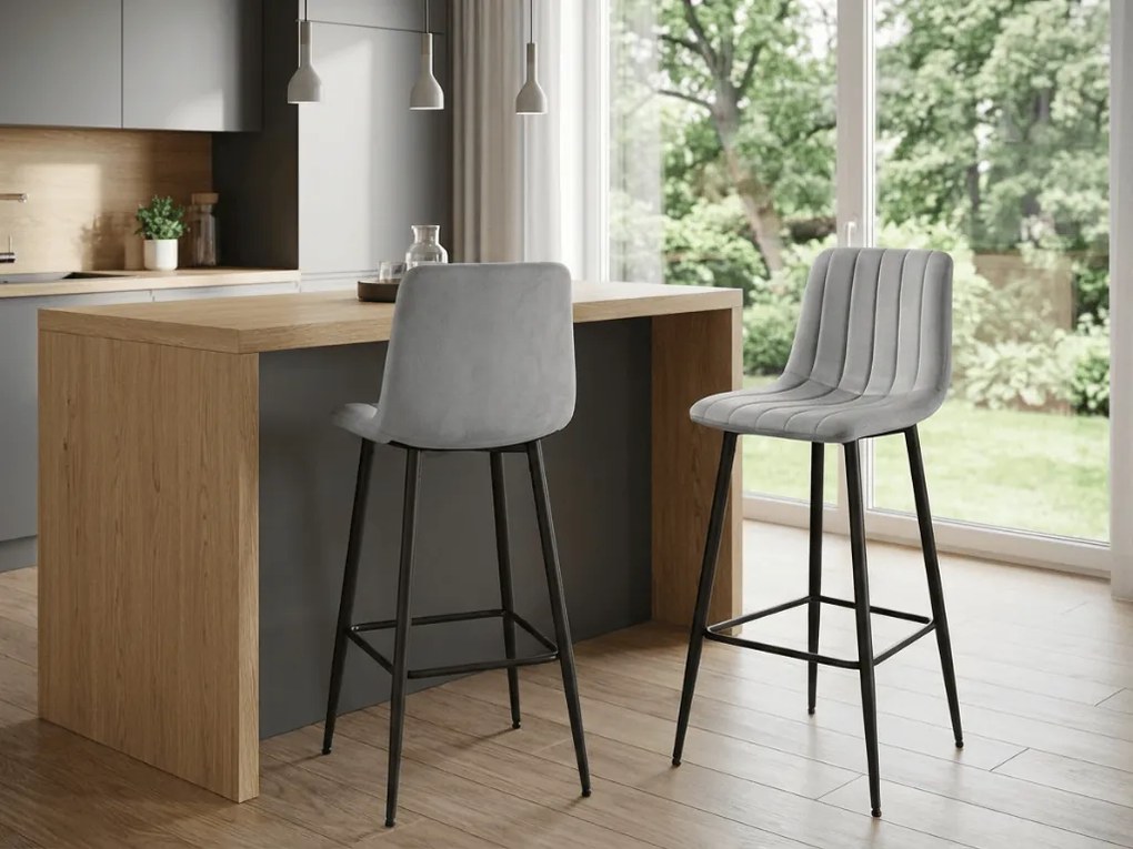 Svetlosivá barová stolička POZZA VELVET s čiernymi nohami