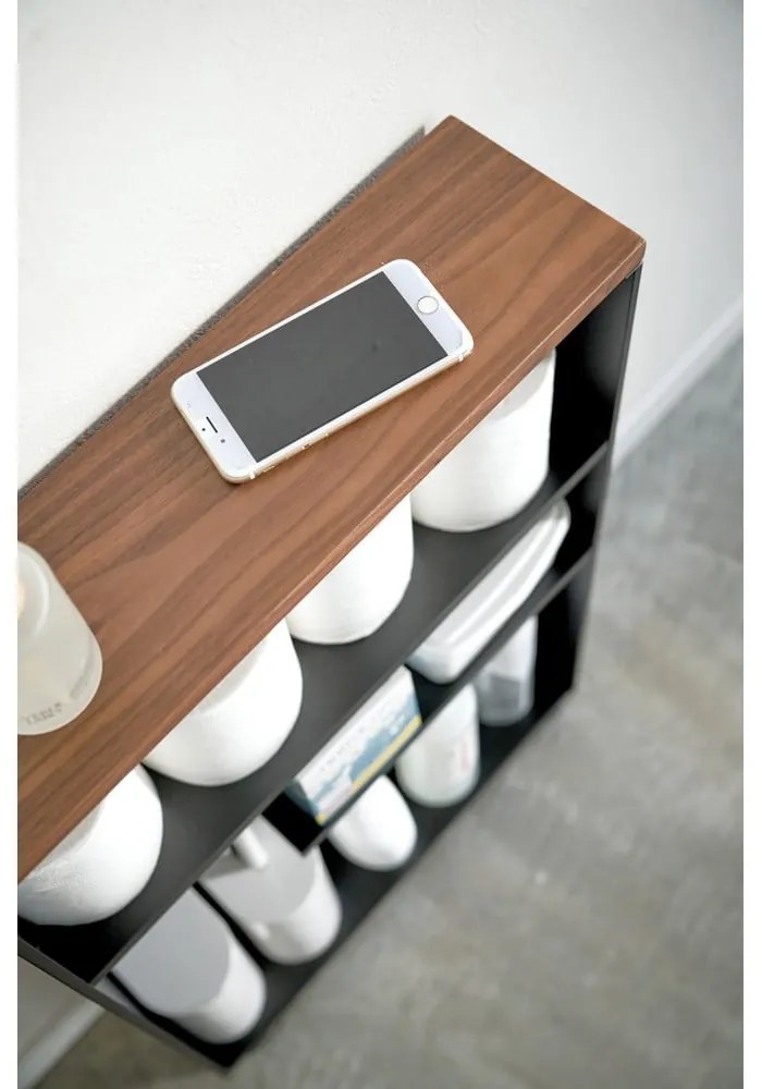 Čierny kovový kúpeľňový regál 47,5x68 cm Tower – YAMAZAKI