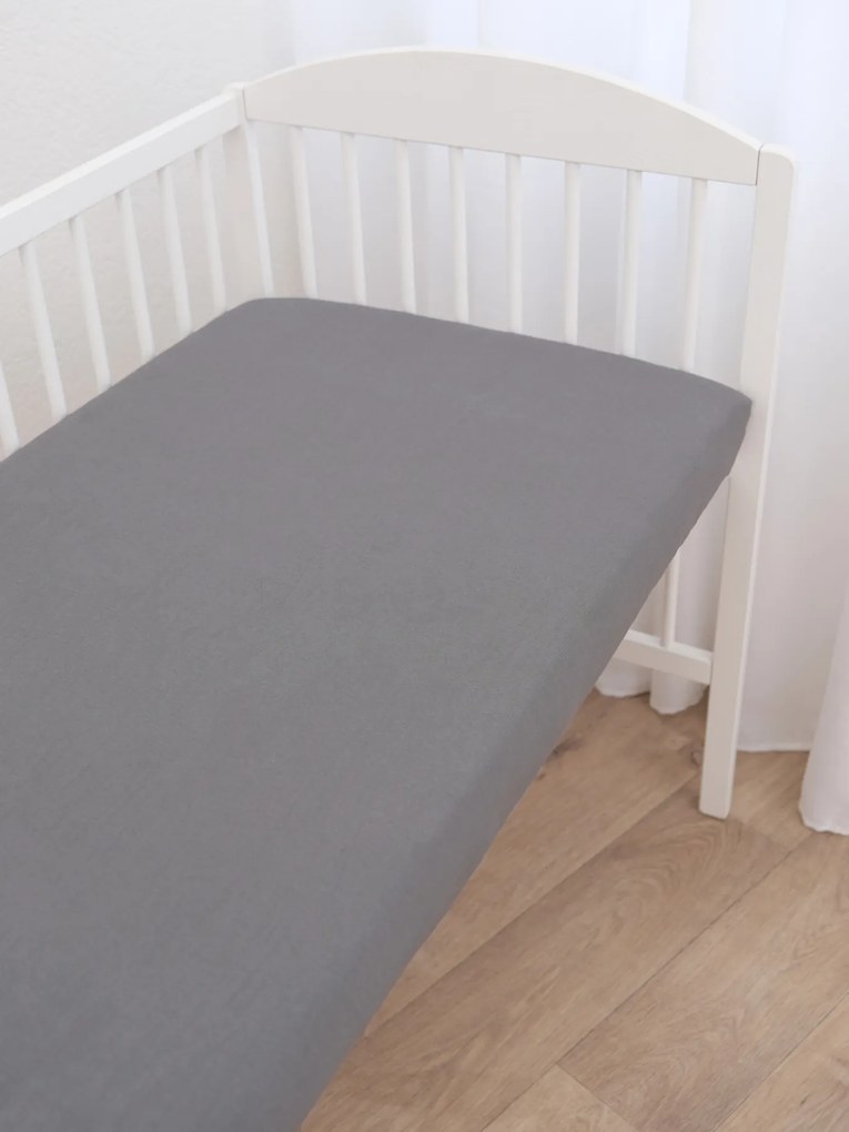 Jersey plachta do postieľky Classic 60 x 120 cm – tmavo sivá