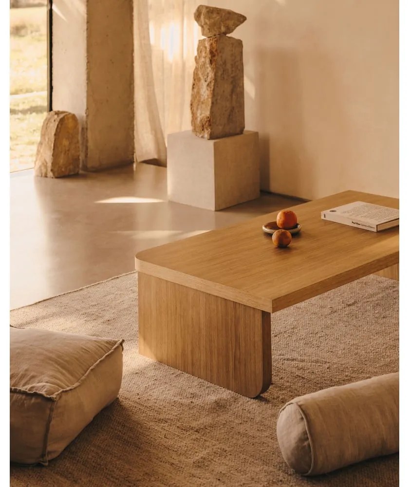 Konferenčný stolík v dekore duba v prírodnej farbe 75x140 cm Oaq – Kave Home