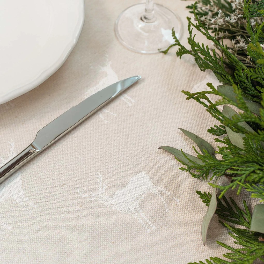 Goldea oválny obrus natura – jeleňe na režnej 140 x 240 cm