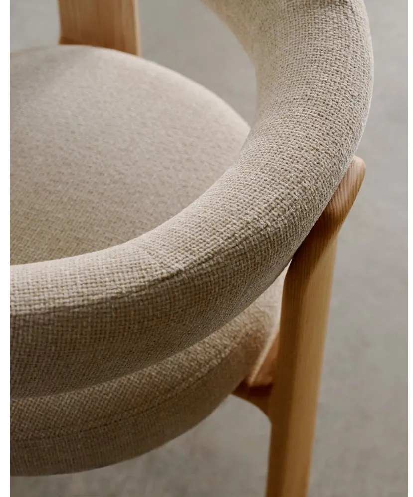 Béžové/v prírodnej farbe jedálenské kreslo s podrúčkami z jaseňového dreva Granite – Kave Home