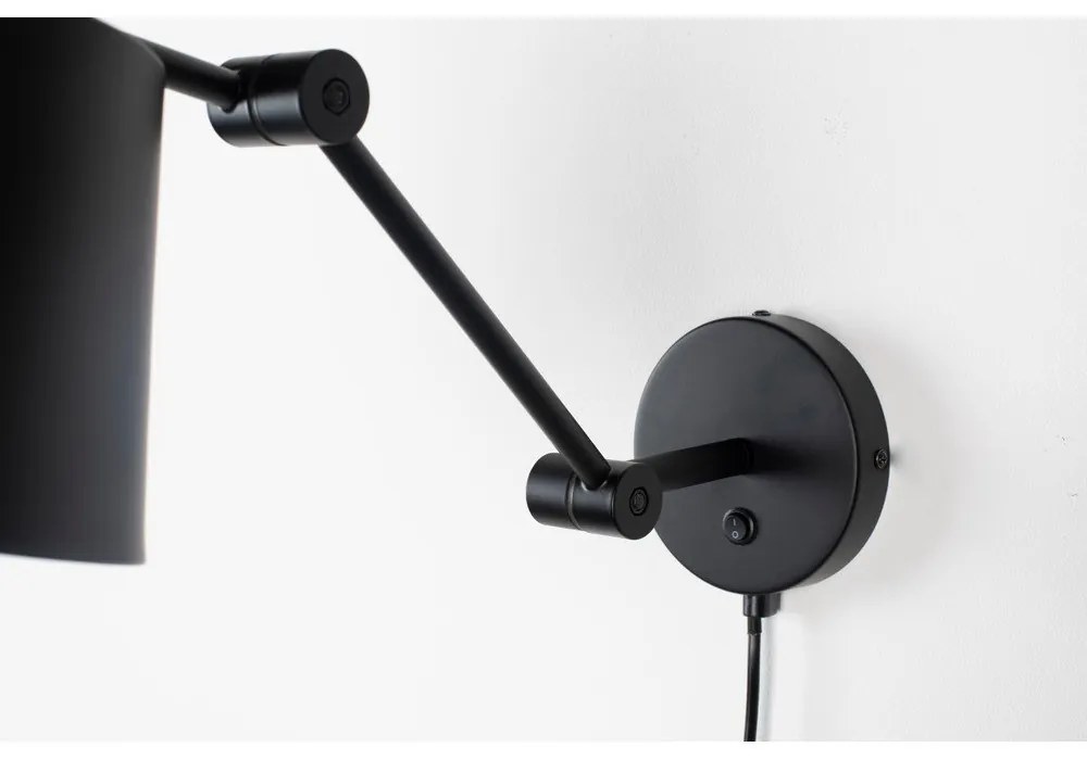 Čierne nástenné svietidlo Hajo - White Label