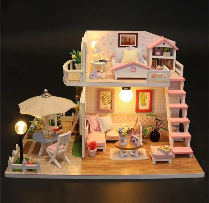 IKO Dvojposchodový drevený model domčeka pre bábiky na zostavenie