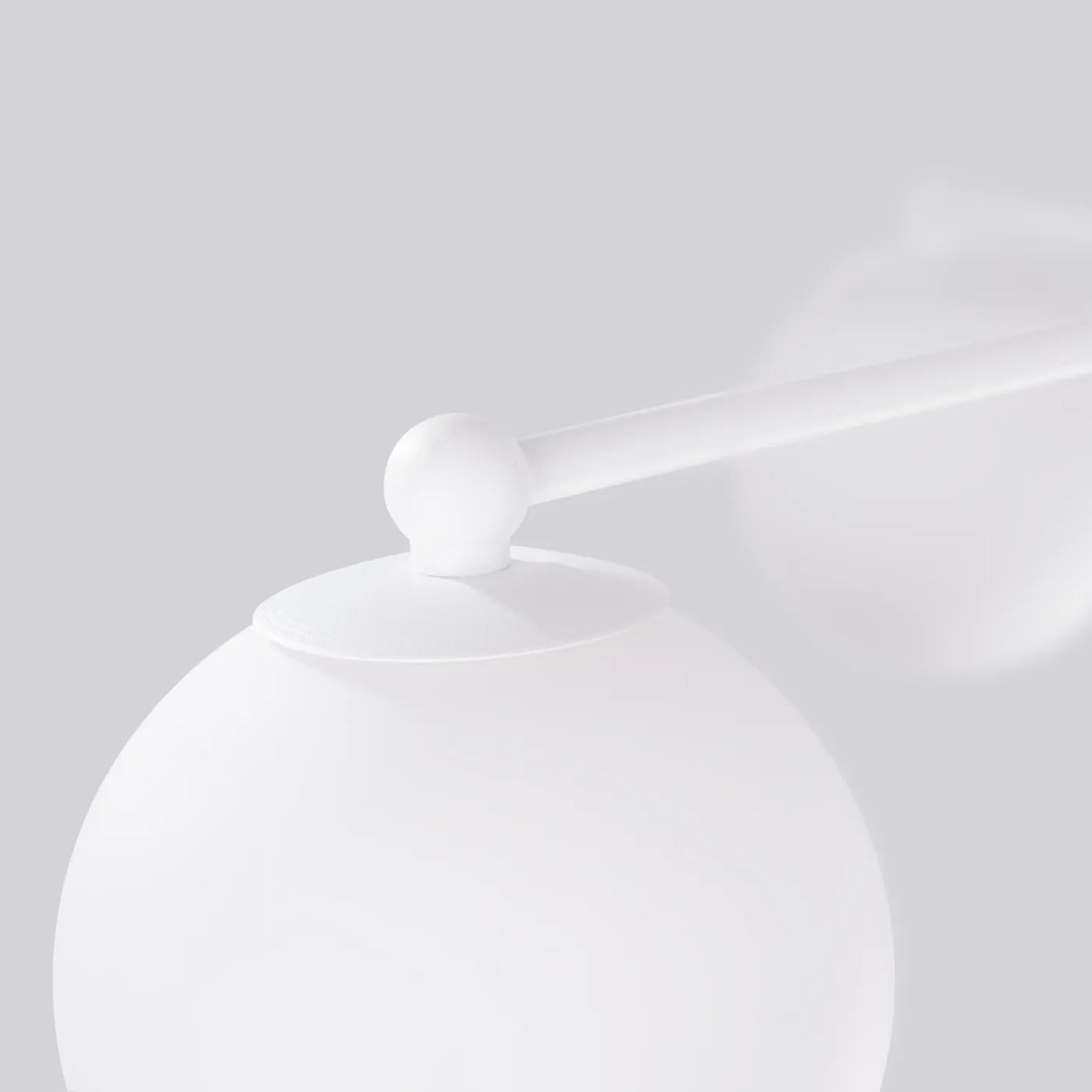 Stropné svietidlo Astral, 3x biele sklenené tienidlo, w