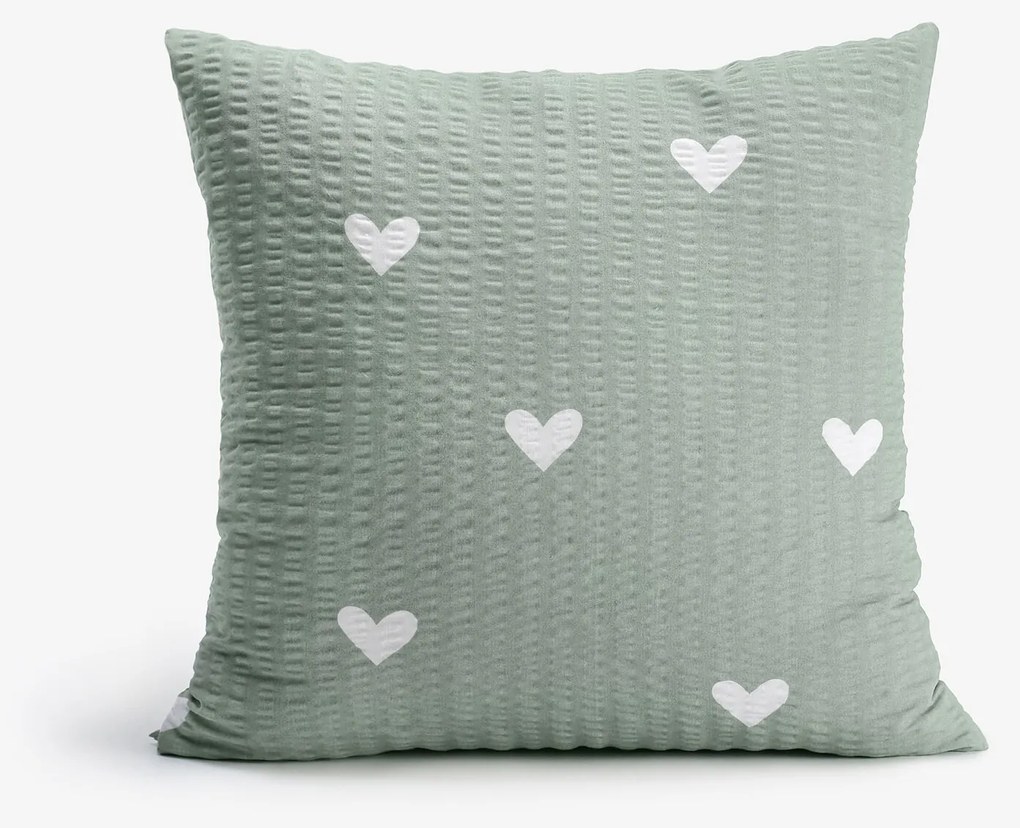 Goldea krepová obliečka na vankúš - srdiečka na šalviovo zelenom 40 x 40 cm